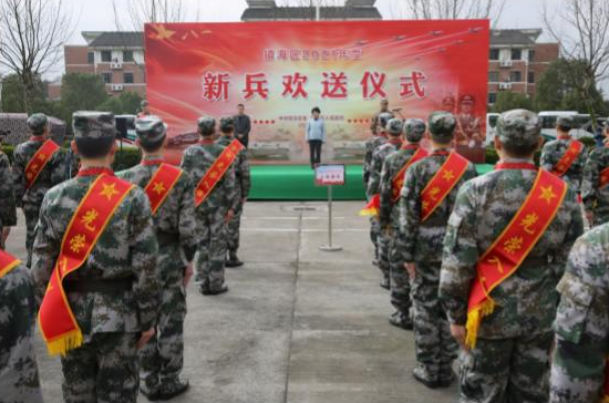新兵启程，2021年入伍视频见证青春热血，青春热血，新兵启程，2021年入伍见证成长之路