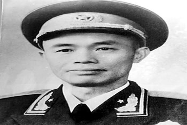 钟伟少将，铁血军魂的杰出代表，钟伟少将，铁血军魂的杰出典范