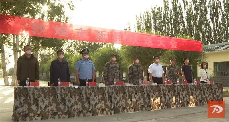 探索未来战场时尚，揭秘全新设计的2022新迷彩服，揭秘未来战场时尚，全新设计的2022新迷彩服探索