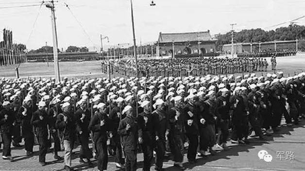 2015朱日和阅兵全程回顾，震撼与荣耀的交汇时刻，震撼与荣耀交汇，2015朱日和阅兵全程回顾