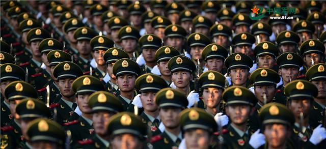 阅兵中的武警方队，力量与荣耀的象征，阅兵中的武警方队，力量与荣耀的展现