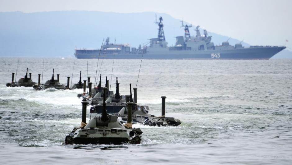 海军阅兵报告，展示力量与荣耀，海军力量展示，荣耀与力量的阅兵盛典