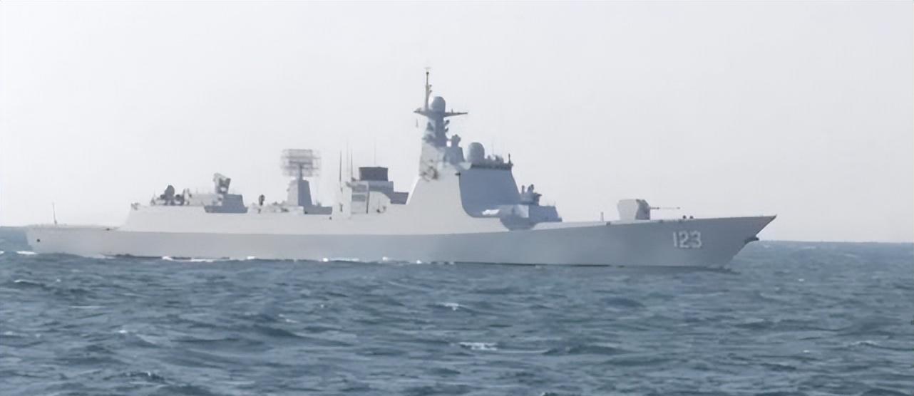 揭秘中国海军33号舰，实力与荣耀的象征，揭秘，中国海军33号舰——实力与荣耀的标志性战舰