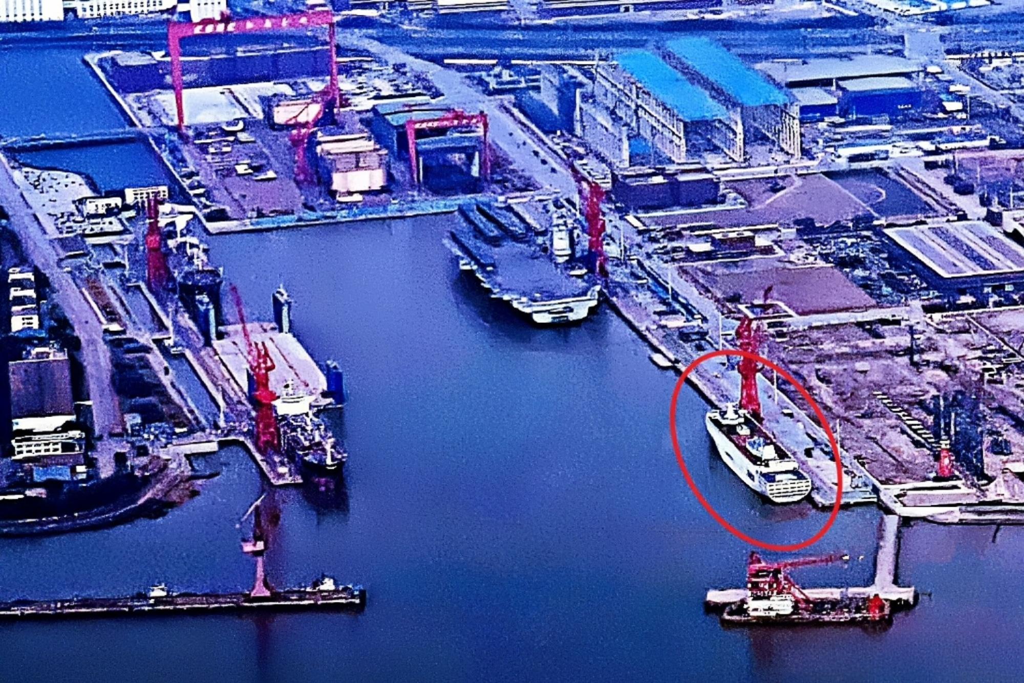 我国首艘航空母舰——003型航空母舰，力量与荣耀的象征，我国首艘航空母舰——力量的象征与荣耀的承载者，003型航空母舰亮相世界舞台