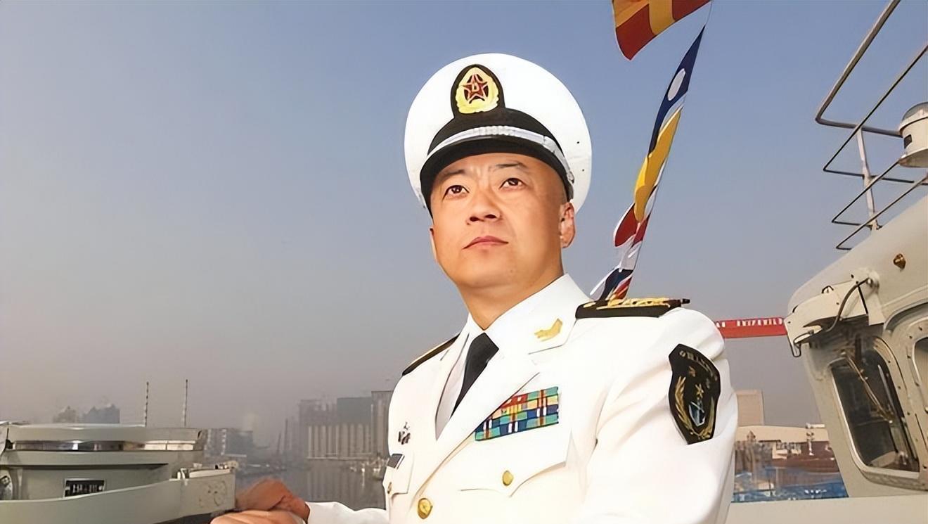 辽宁号舰长揭秘，现任舰长的辉煌历程与卓越贡献，辽宁号舰长揭秘，现任舰长的辉煌历程、卓越贡献与海军事业的光辉篇章