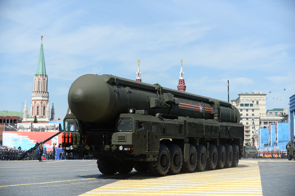 阅兵新武器，揭示中国国防力量新面貌，阅兵新武器亮相，揭示中国国防力量崭新面貌