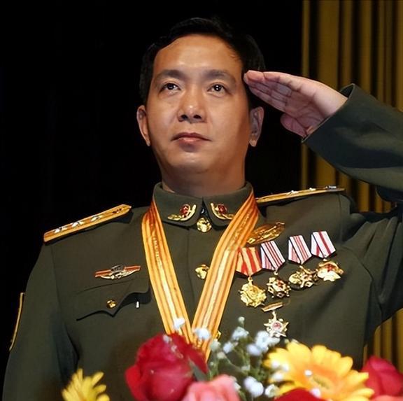 解放军英雄丁晓兵，英勇无畏的战士与时代精神的典范，解放军英雄丁晓兵，英勇战士与时代典范的光辉事迹