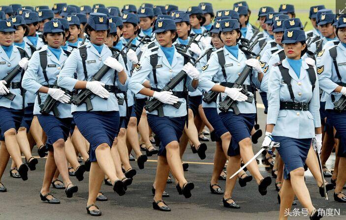 中国空军女兵照片高清，展现新时代巾帼英雄风采，中国空军女兵高清照片，展现新时代巾帼英雄风采