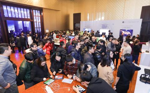 新闻发布会会场布置，打造专业与高效的交流空间，新闻发布会会场布置，专业高效交流空间打造指南