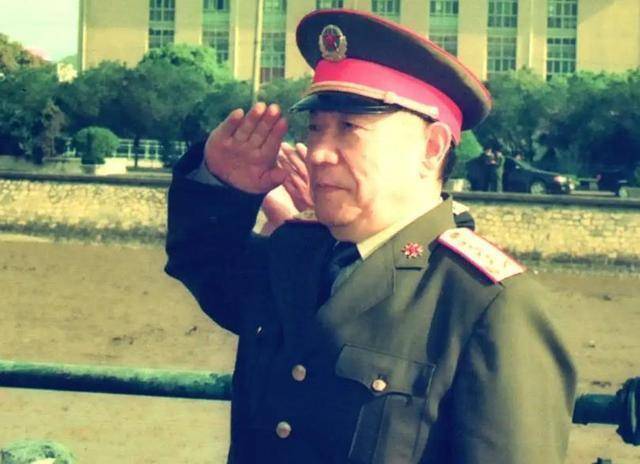 参谋长是三把手吗？解析军队领导体系中的角色与定位，军队领导体系中的角色定位，参谋长的角色解读与地位解析——是不是三把手？