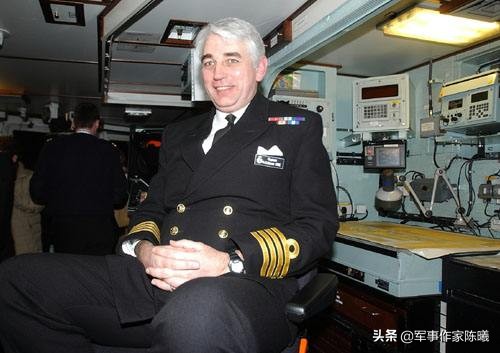 航空母舰的舰长，军衔与职责，航空母舰舰长，军衔、职责与权力之巅