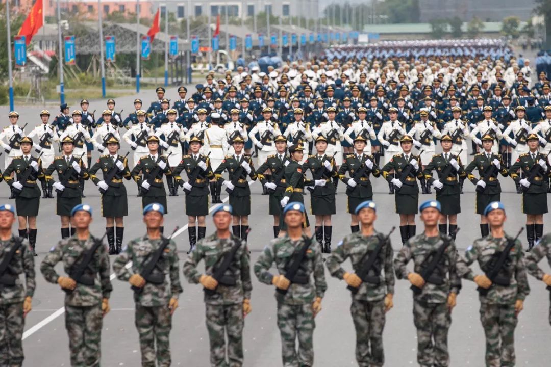阅兵中的方队风采，阅兵式上的方队风采展示