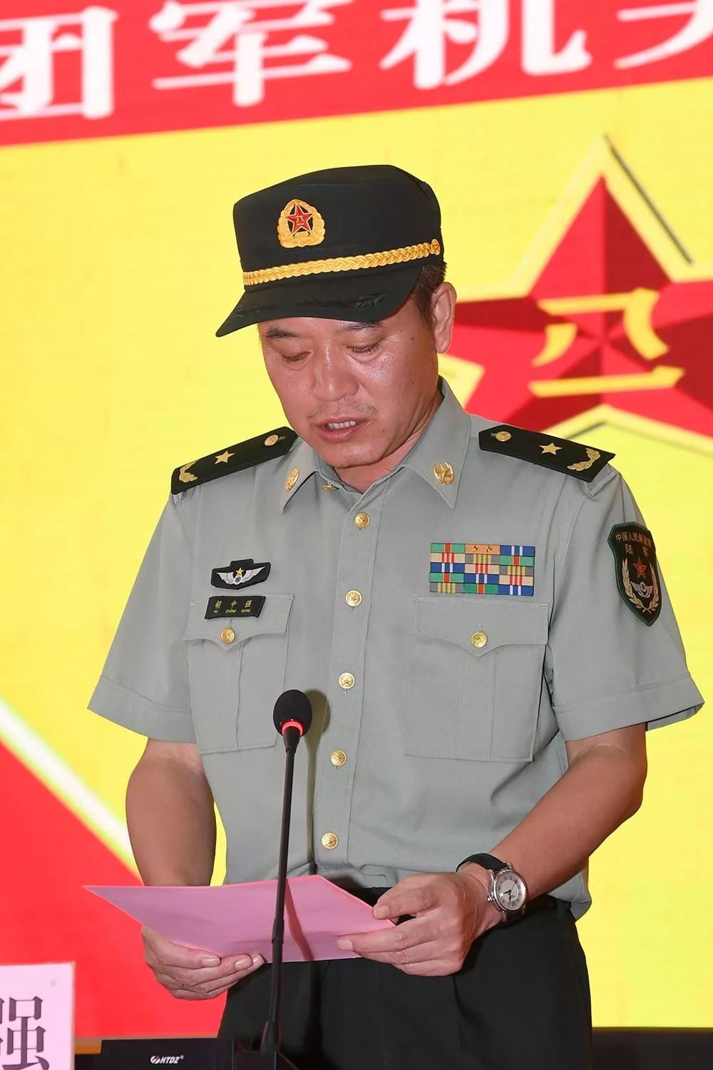 勇冠三军，志在千里——记38集团军军长徐向前，勇冠三军，志在千里——徐向前军长的传奇征程