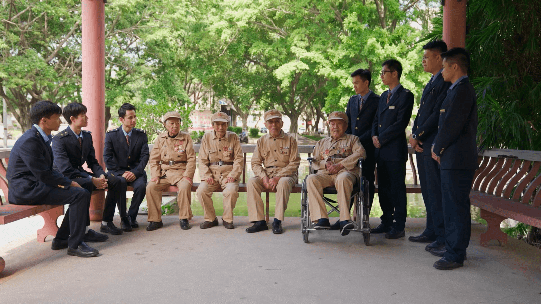 抗美老兵唱志愿军战歌，英雄之歌与时代的回响，抗美老兵唱响志愿军战歌，英雄之歌与时代回响的震撼力量
