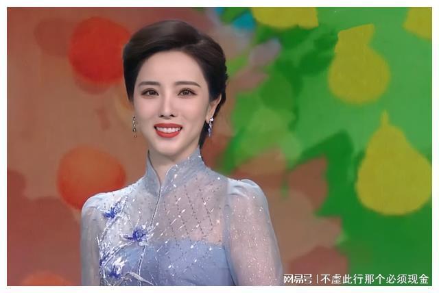 军事频道女主持人欧阳倩，一位闪耀在荧幕的军旅之花，军事频道女主持人欧阳倩，军旅之花的荧幕风采