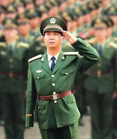 丁晓兵的精神品质，坚韧不拔，卓越无限的军人本色，丁晓兵，坚韧不拔的卓越军人本色