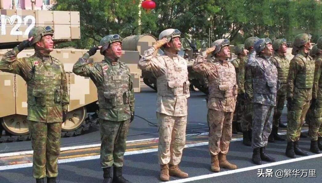 阿帕奇武装直升机火力全开，空中霸主的无与伦比的力量展示，阿帕奇武装直升机，空中霸主的力量展示