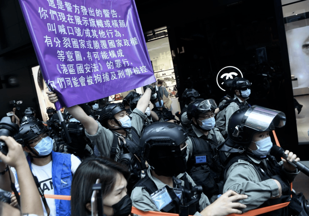 今晚香港9点35分的特殊时刻，一场跨越时空的纪念与启示，香港之夜，跨越时空的纪念与启示