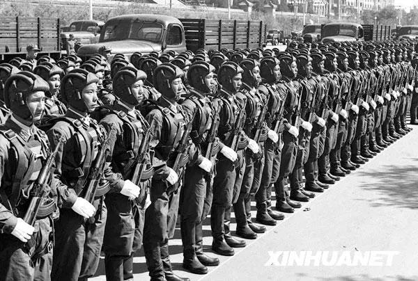 中国歼击机轰炸机，空中力量的璀璨明珠，中国歼击机轰炸机，空中力量的耀眼明珠