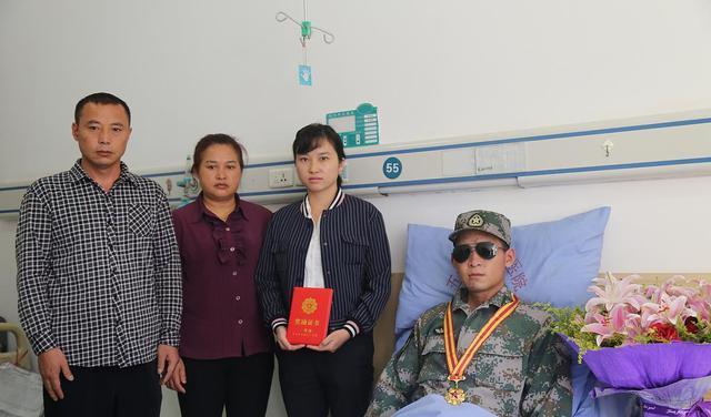 杜富国与八一勋章的荣誉之路，揭示勋章级别的荣耀与责任，杜富国与八一勋章的荣耀之路，勋章背后的责任与荣誉