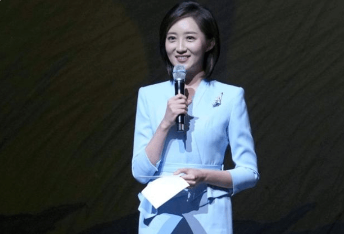 军事频道女主持人