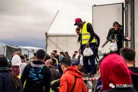 国外儿童卷入战争，最近的新闻与深度观察，国外儿童卷入战争，新闻深度观察