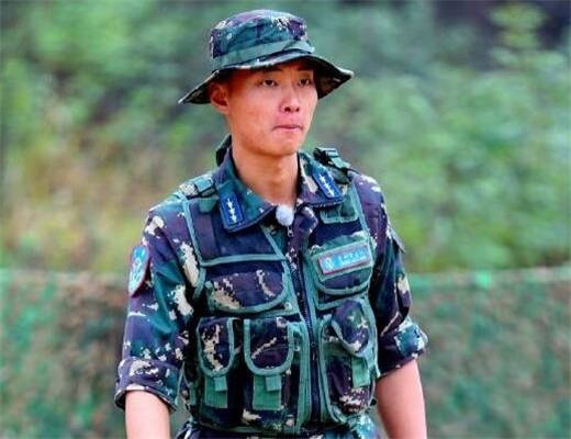 刘金沂与女友的美好瞬间，爱情图片的温馨展现，刘金沂与女友的温馨爱情瞬间