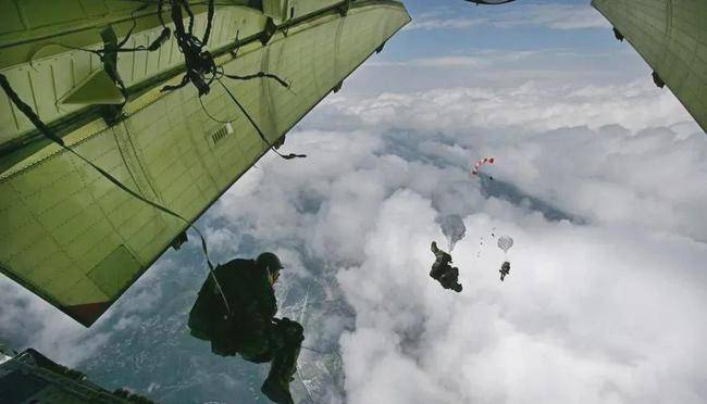 空降兵第15军的历史，荣耀与传承，空降兵第15军，历史荣耀与传承辉煌