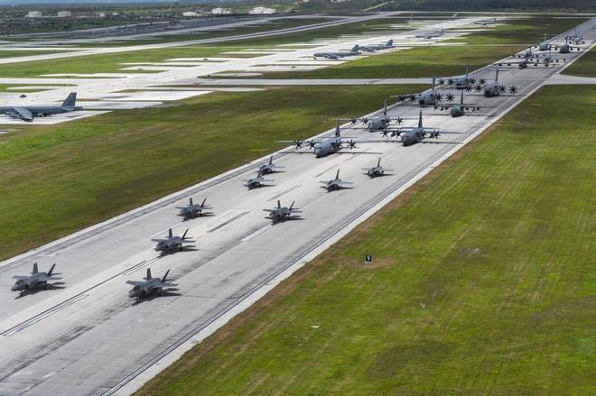 中国空军基地的风景，壮丽与神秘的融合，中国空军基地壮丽与神秘的风貌探索