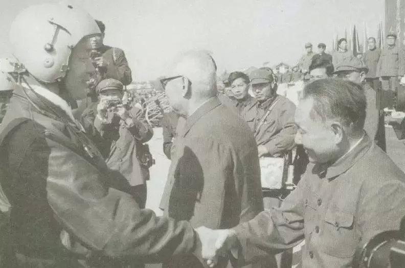 解放军报现任社长，引领主流舆论，展现大国军队风采，解放军报社长引领主流舆论，展现大国军队风采的魅力标题