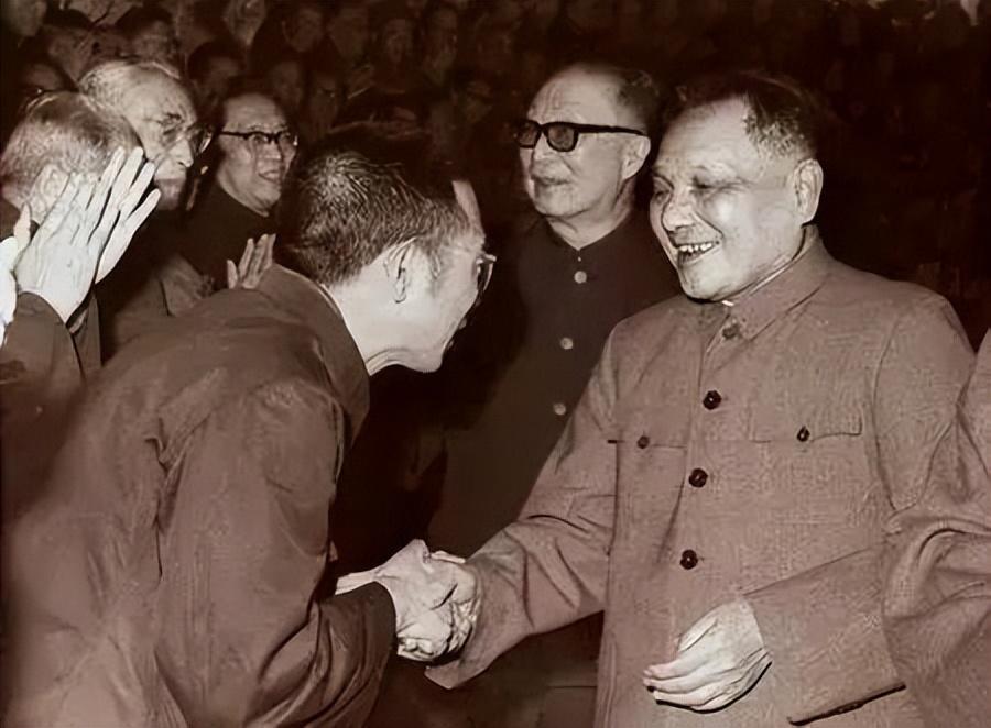 解放军报现任社长,引领主流舆论,展现大国军队风采,解放军报社长引领主流舆论,展现大国军队风采的魅力标题