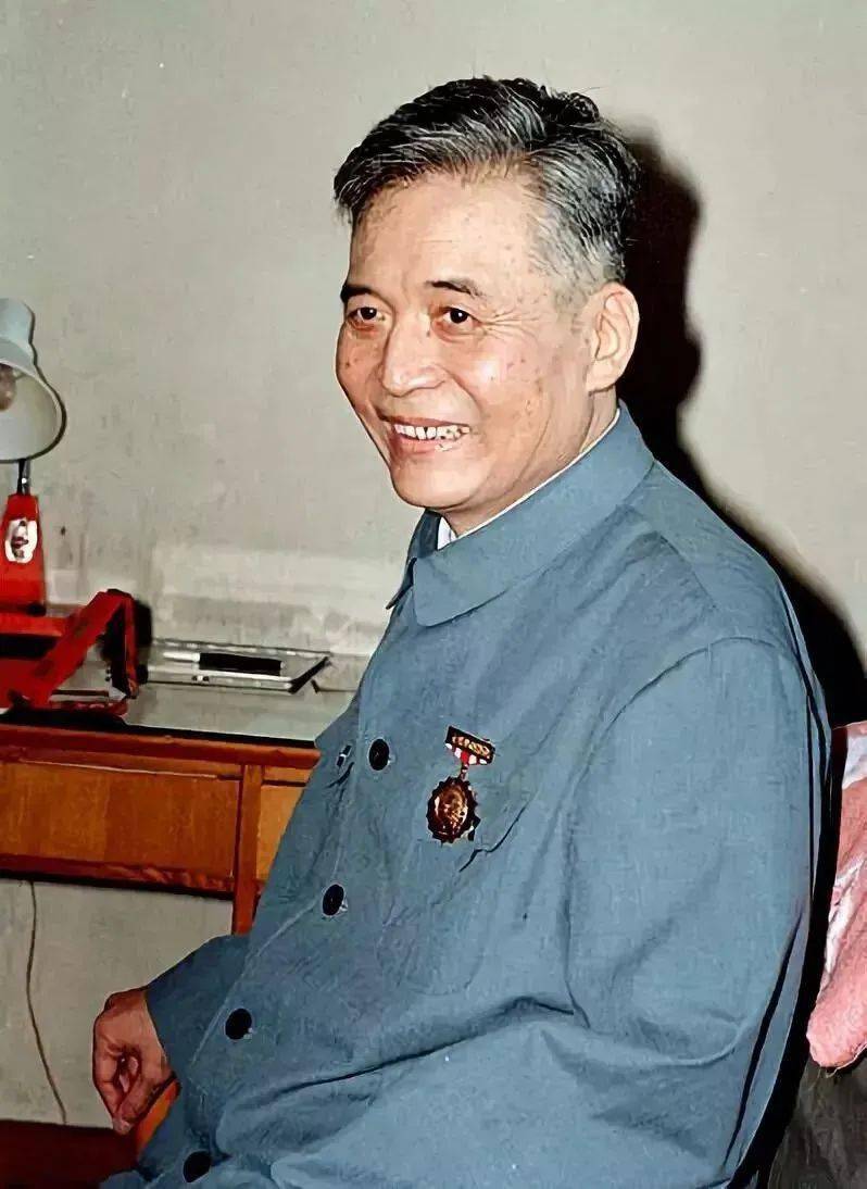 两弹一星邓稼先,时代的楷模与永恒的记忆,邓稼先,时代楷模与永恒记忆——两弹一星精神的典范人物