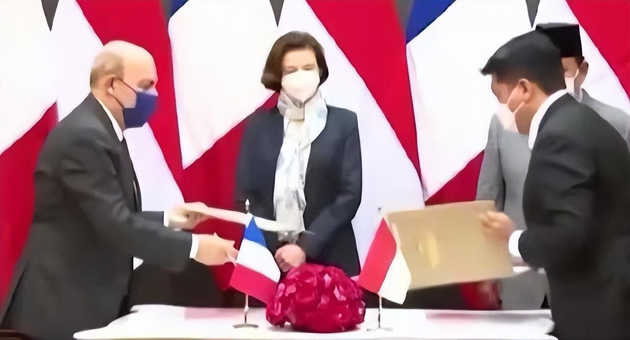 法国现任国防部长，弗洛里安·勒迈尔的角色与挑战，法国国防部长弗洛里安·勒迈尔的角色与面临的挑战