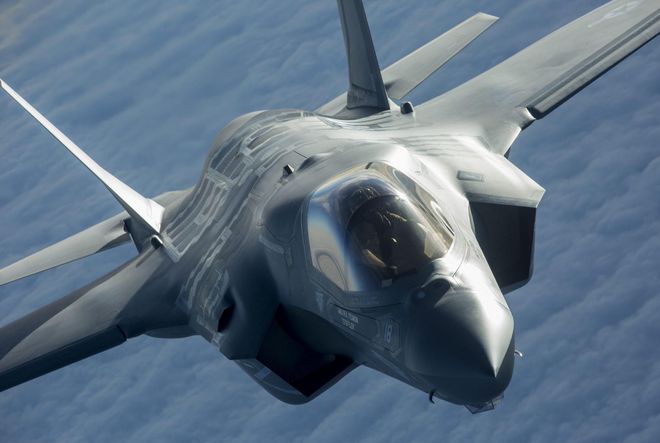 F-35被苏-30咬尾辟谣，探究事实真相与军事谣言的博弈，揭秘真相与军事谣言，探究F-35被苏-30咬尾的真相辟谣之路