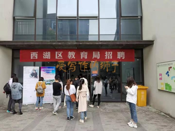 参考消息滚动,实时掌握资讯动态的关键,实时资讯滚动,掌握动态,洞悉天下事