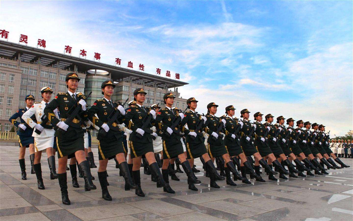 中国人民解放军仪仗队女兵训练视频，展现新时代巾帼英雄风采，中国人民解放军仪仗队女兵训练展示新时代巾帼英雄风采