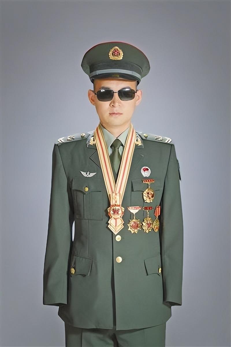 八一勋章获得者揭晓，探索2023年荣誉背后的英雄人物，八一勋章获得者揭晓，探索英雄人物的荣誉与传奇故事