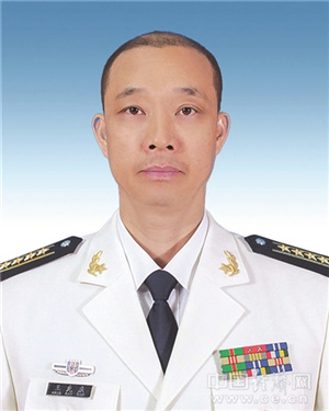 海军柳州舰首任舰长,英勇无畏的领航者,海军柳州舰首任舰长,英勇领航者