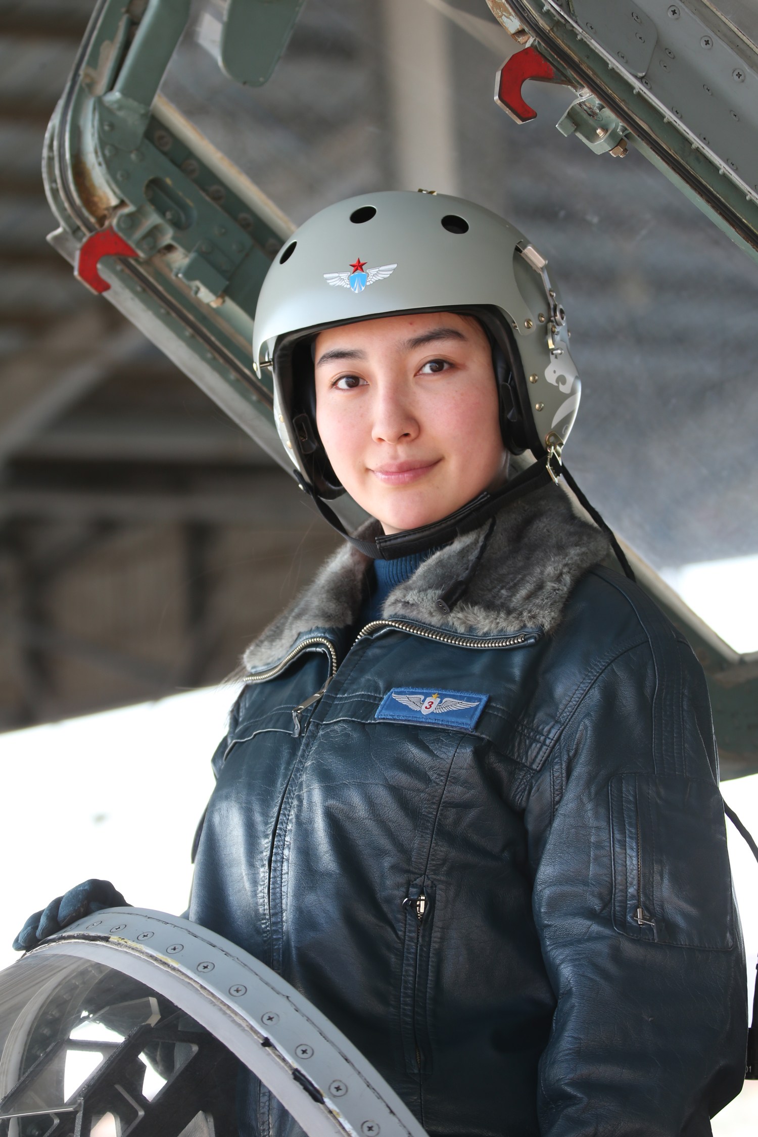 第十三批女飞行学员,展翅高飞的新时代女性力量,新时代女性力量,第十三批女飞行学员展翅高飞