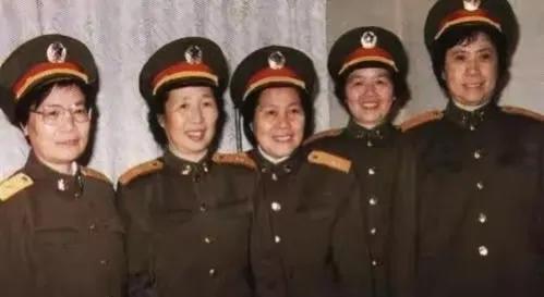 世界最高军衔人是谁,揭秘军衔之巅的传奇人物,揭秘全球军衔之巅,谁是最高的传奇人物?