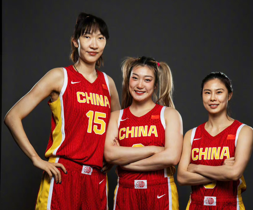 中国女篮最漂亮照片，荣耀与力量的瞬间定格，中国女篮荣耀瞬间，美丽与力量的定格照片