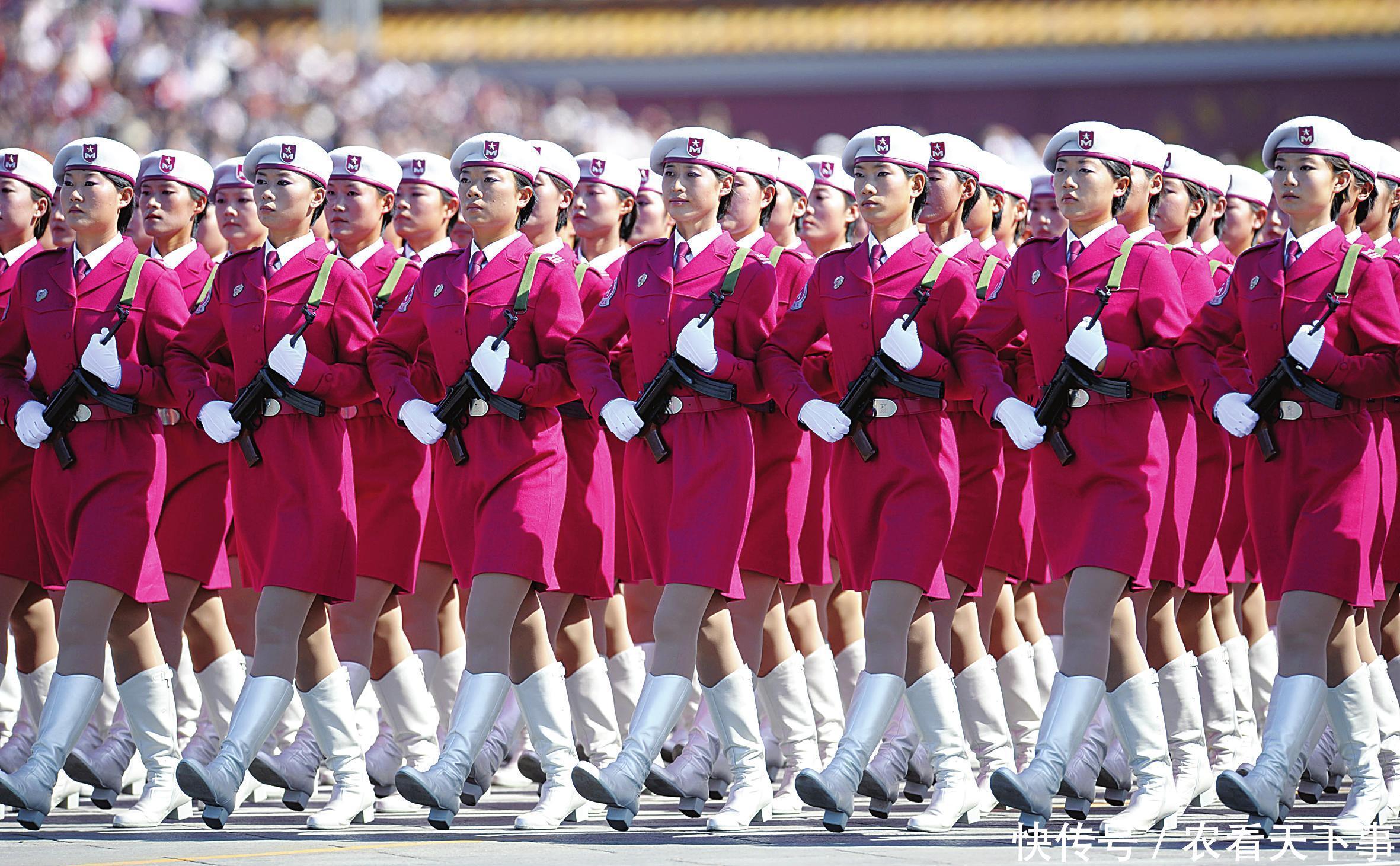 美国阅兵中的女兵仪仗队，力量与荣耀的象征，美国阅兵女兵仪仗队，力量与荣耀的璀璨展现