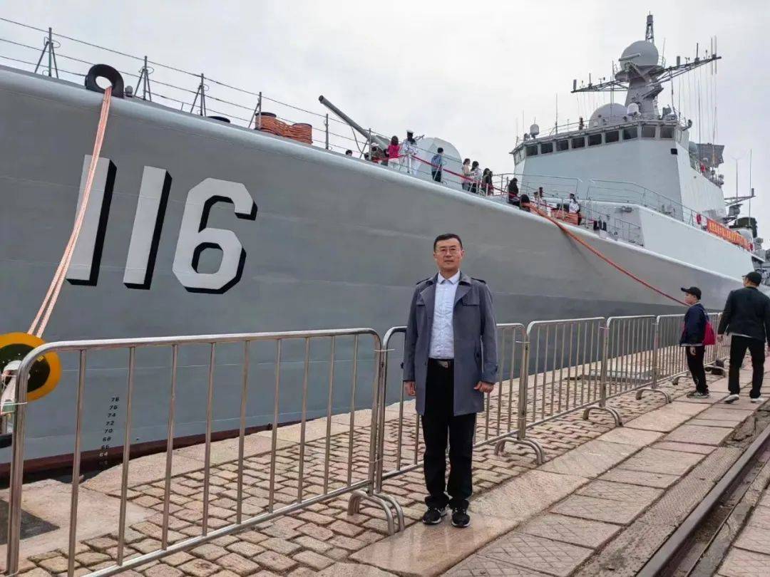 探索中国海军力量的新篇章，揭秘131舰与石磊的故事，揭秘中国海军力量新篇章，揭秘舰长石磊与战舰131的故事