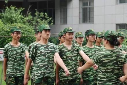 国庆阅兵中的方队，展现国家力量与荣耀，国庆阅兵方队，展现国家力量与荣耀瞬间