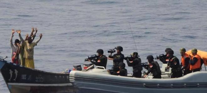 中国海军如何与海盗沟通,策略与行动的探索,中国海军与海盗沟通的策略与行动探索