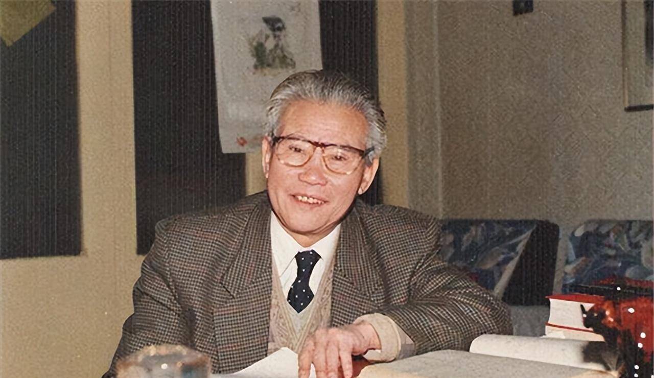 彭士禄被誉为，海洋深处的科技领航者，海洋深处的领航者，彭士禄的科技探索之旅