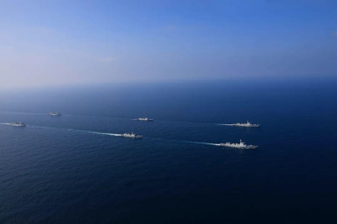 中国海军舰队编队首次赴亚丁湾索马里海域执行护航任务,中国海军舰队编队首赴亚丁湾索马里海域执行护航任务