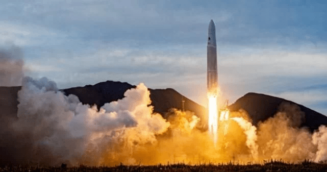 火箭从高空坠落爆炸,探索事故背后的真相,火箭高空坠落爆炸事故揭秘,探索事故背后的真相