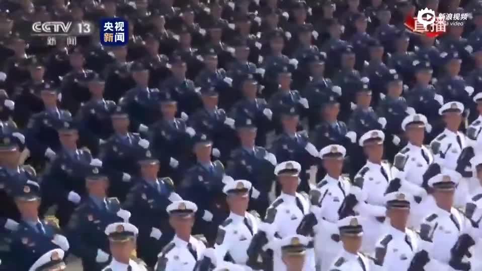 阅兵方阵走路视频，历史、荣耀与传承的展现，阅兵方阵行走，历史荣耀与传承的展现视频