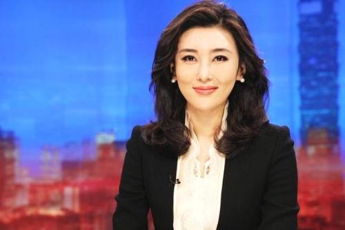 军事女主持人冯琳,专业与魅力的完美结合,冯琳,军事女主持人专业魅力闪耀